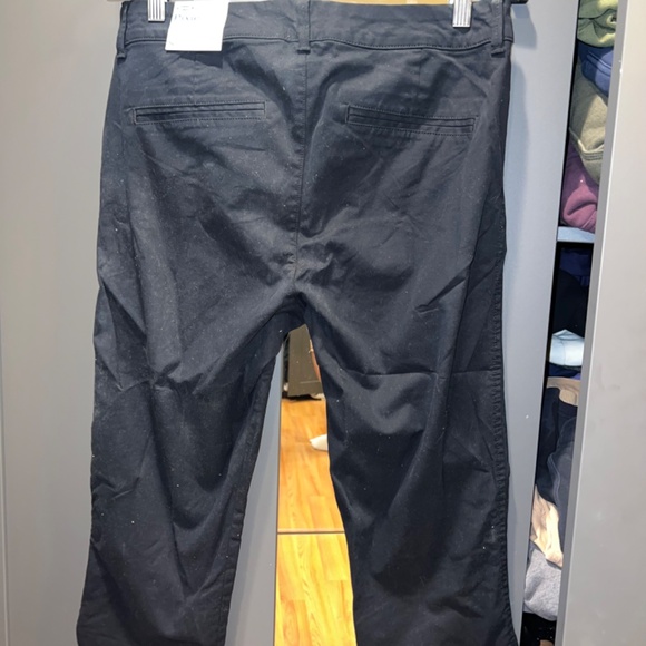 Old Navy Pixie Crop Mid-Ride Pants - Picture 3 of 3